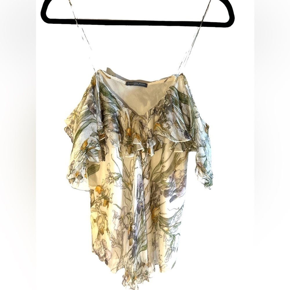 Alexander McQueen Floral Frill Cold Shoulder
Women's Ivory Top Size 42 (L) - Picture 11 of 12